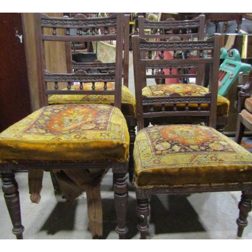 2304 - A part late Victorian/Edwardian five piece parlour room suite with carved cresting rails and carpet ... 