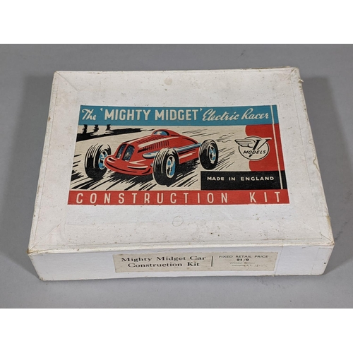 85 - Victory Models scale 1/48 - The 'Mighty Midget' Electric Racer Construction Kit, C1950. Body of car ... 