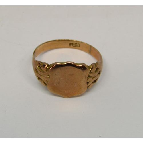 1373 - 9ct signet ring, size S, 4g