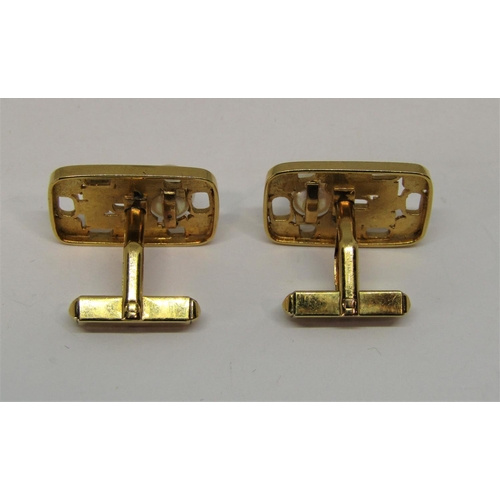 1392 - Pair of vintage 18k cufflinks set with cultured pearls, 10.7g