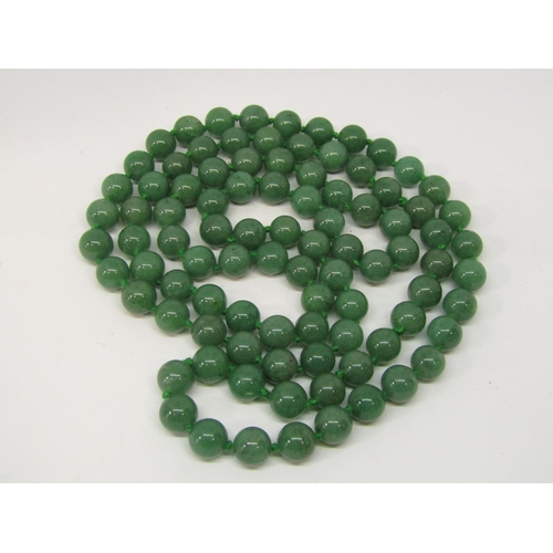 1404 - Long jade bead necklace