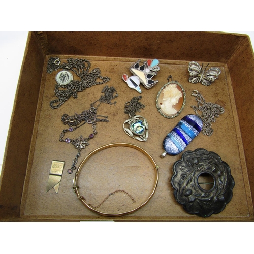 1405 - Collection of silver / white metal jewellery to include a Finnish sunburst pendant necklace, further... 