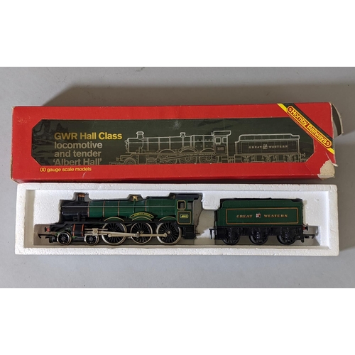 114 - Collection of Hornby 00 gauge locos and accessories including R759- 9301 'Albert Hall', R077 GWR Loc... 