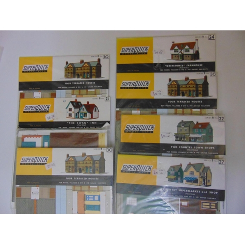 124 - Box of unsorted equipment for railway modelling including assembled buildings, MSE Level Crossing ki... 