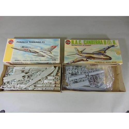 132 - Collection of boxed model aircraft kits including 7 by Airfix and 4 by Matchbox, others by Airmodel,... 