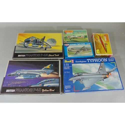 132 - Collection of boxed model aircraft kits including 7 by Airfix and 4 by Matchbox, others by Airmodel,... 