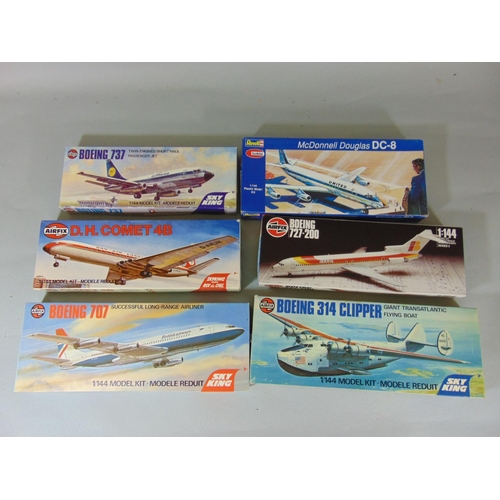 140 - 13 boxed model plane kits including 4 sealed in cellophane by Minicraft (MD82, MD81, Electra and Sup... 