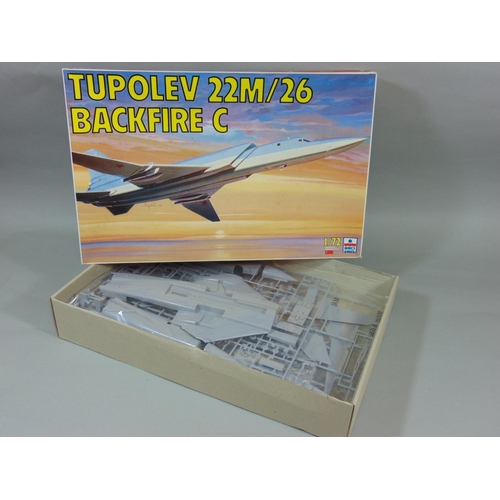 142 - 4 large 1:72 model aircraft kits including Airfix Boeing AWACS E-3D Sentry (sealed), AMT/ERTL Boeing... 