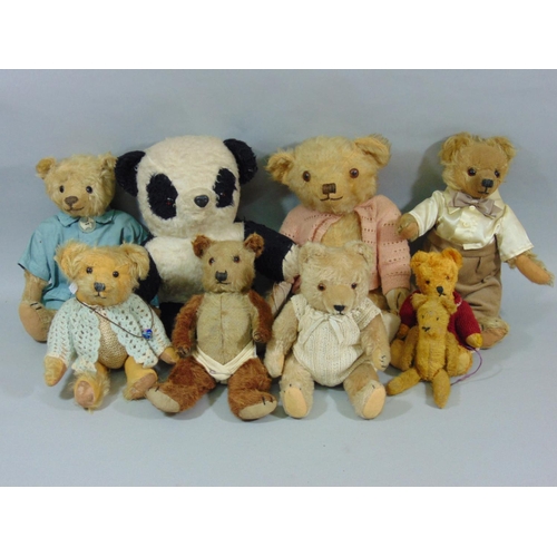 91 - Collection of  small  teddy bears, some pre war with humped backs and boot button eyes, together wit... 