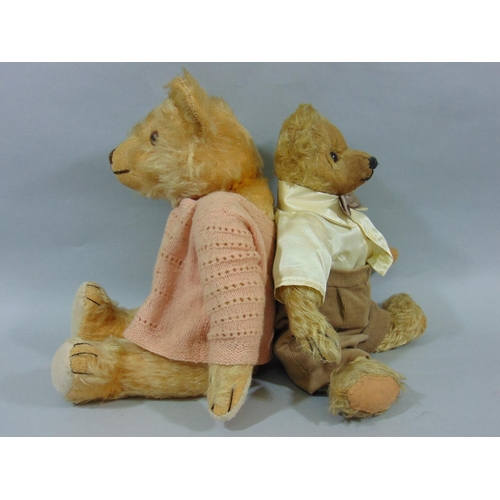 91 - Collection of  small  teddy bears, some pre war with humped backs and boot button eyes, together wit... 