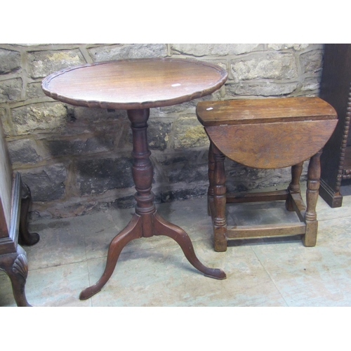 2167 - One lot of miscellaneous furniture to include a small oak Old English style oval drop leaf occasiona... 