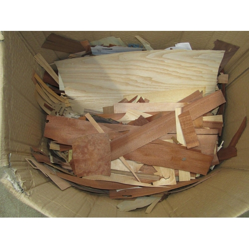 2224 - A large quantity of off cuts/strips of mixed wood veneers, ideal for crafting, marquetry and furnitu... 