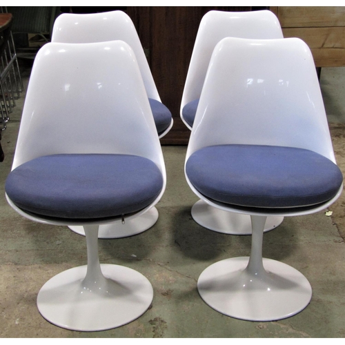 2282 - A set of six (4&2) Eero Saarinen style 151 white tulip swivel chairs with pad seats and disc shaped ... 