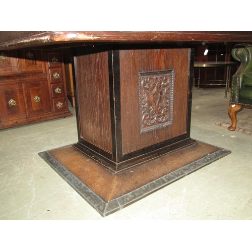 2283 - An art deco extending dining table, raised on a square cut pillar and platform base, the pillar with... 