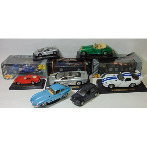 78 - Collection of model cars by Maisto and Burago including boxed Maisto 1:18 Porsche 911 GTI, Mercedes ... 