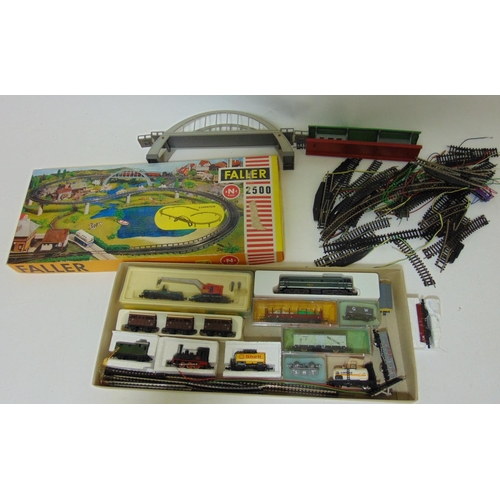 82 - Mixed toy collection including N gauge Lima Locomotive, rolling stock and a Heller track kit  togeth... 