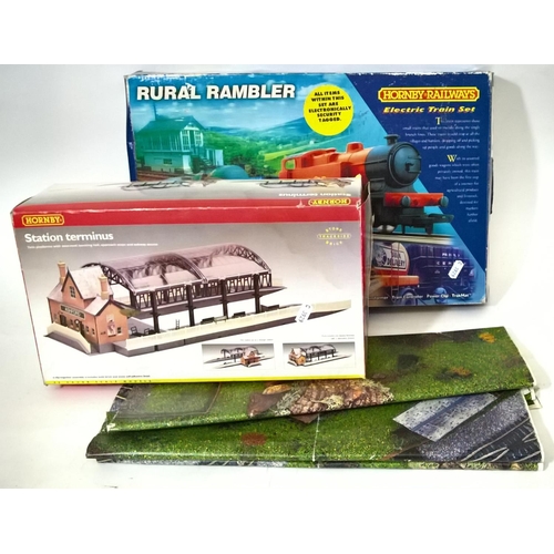 87 - Hornby 'Rural Rambler' Electric Train Set R903 with Trakmat, together with Station Terminus R8009 (u... 