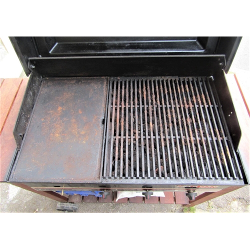 2086 - A Captain Cook Endeavour gas barbecue, together with some spare valves, etc (used af)