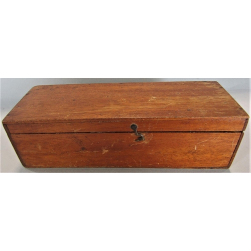 1541 - Vintage mahogany cased set of bone and horn dominos with brass inset detail, the box with hinged lid... 