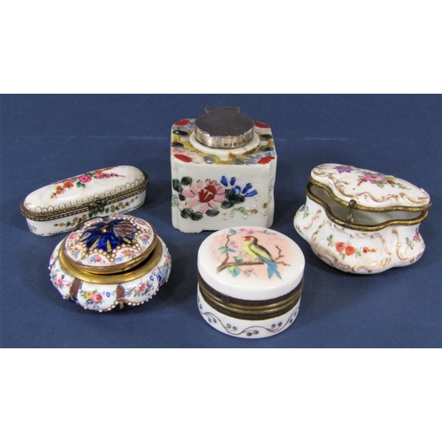 1080 - A 19th century pill box of trefoil shaped form with painted floral sprays and cross swords mark to b... 