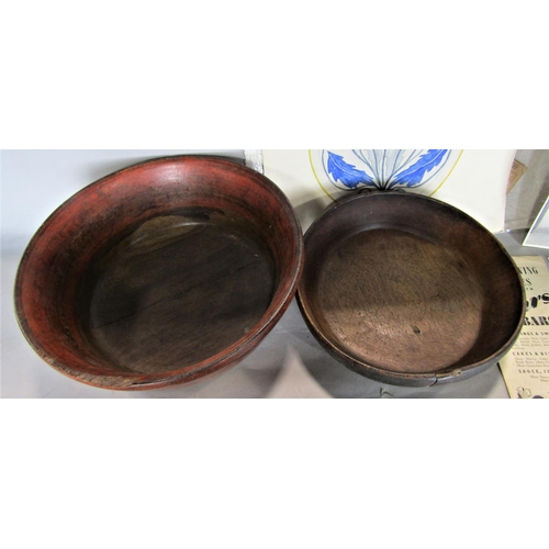 710 - A mixed miscellaneous lot to include a red lacquered fruit bowl together wit ha further early treen ... 