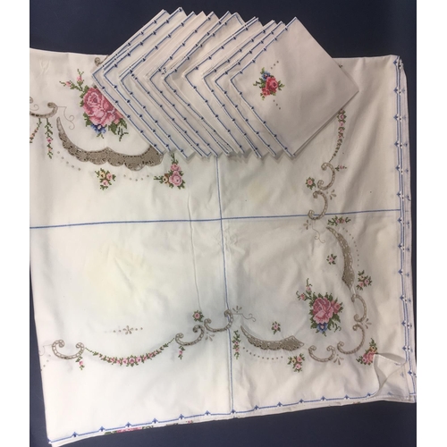 1616 - Small collection of vintage white table linen together with 2 beaded purses and a 1950's tapestry pu... 