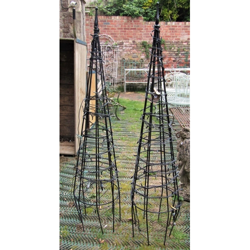 2215 - A pair of contemporary coated steel garden obelisks with tear shaped finials, 168cm high