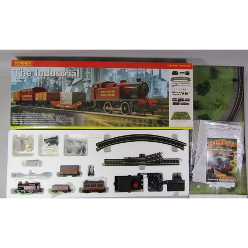 689 - Hornby train set 'The Industrial' 00 gauge R1088 in box with original packaging. Appears to be compl... 