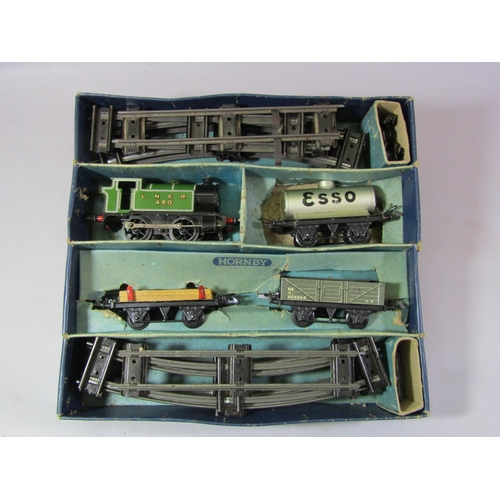 690 - O gauge clockwork train set by Hornby 'No1 Tank Goods Set' No 201 (1946-1954) with 0-4-0 LNER 460 lo... 