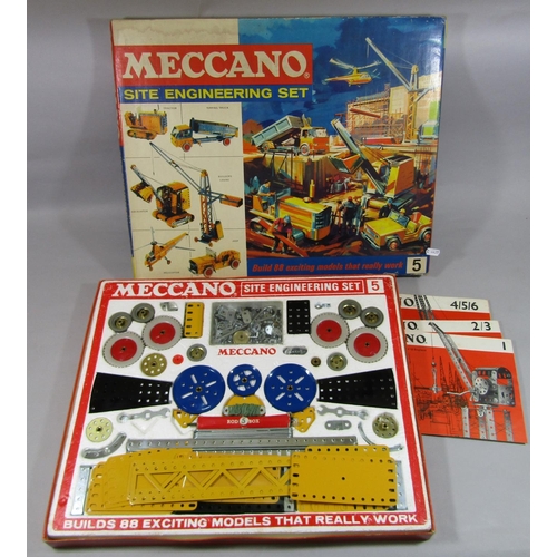 692 - Meccano boxed 'Site Engineering Set No 5', together with a boxed Bayko 'Accessory Outfit' kit 14C an... 