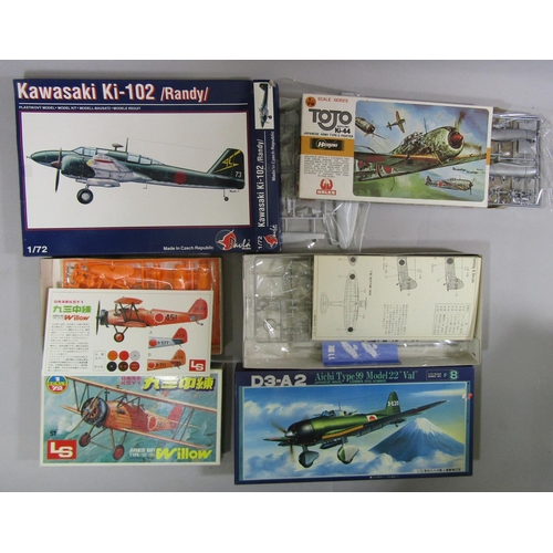 665 - 21 model kits of Japanese WW2 aircraft, including kits by Hasegawa, Pavla, Fujimi, L&S and Merlin. A... 