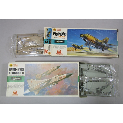 667 - Collection of 13 vintage model aircraft kits of Warsaw Pact Jet planes, including kits by Hasegawa, ... 