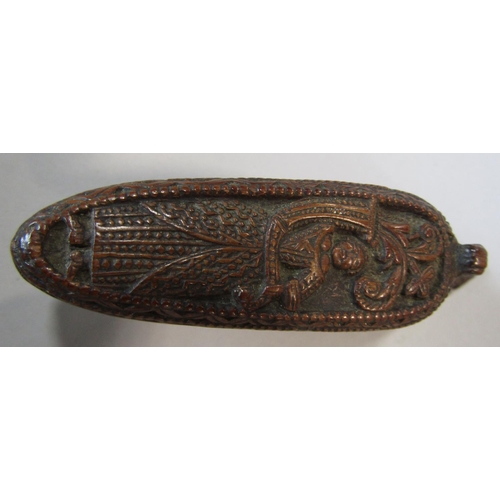 464 - A good antique treen snuff box in the form of a ladies shoe 12 cm, pipe casing 29 cm, profusely carv... 