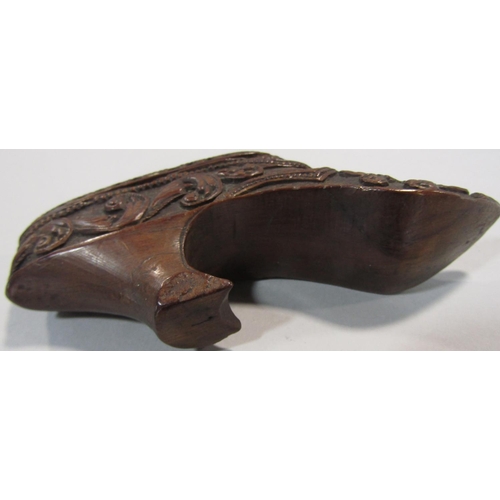 464 - A good antique treen snuff box in the form of a ladies shoe 12 cm, pipe casing 29 cm, profusely carv... 