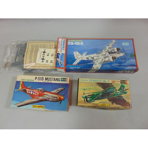 685 - 16 model aircraft kits of WW2 Fighter planes, all 1:72 scale, most with sealed boxes or contents, an... 