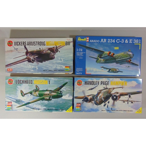 682 - 13 model aircraft kits of WW2 bombers including kits by Revell, Italaeri, Airfix, Supermodel, Contra... 