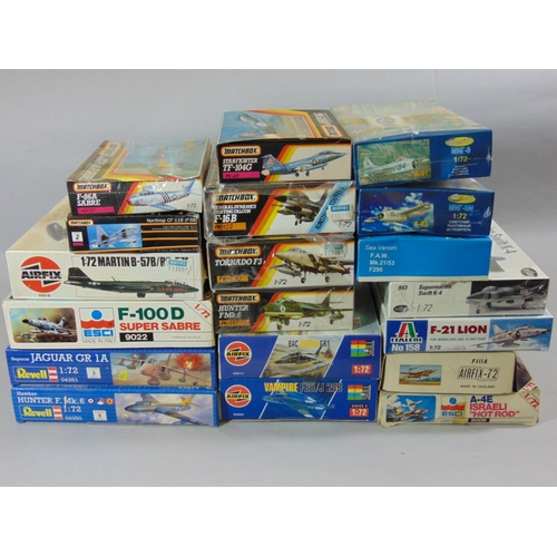 683 - 19 vintage model aircraft kits of assorted jet planes including models by Airfix, Revell, ESCI, Matc... 