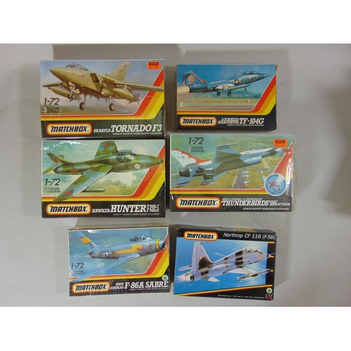 683 - 19 vintage model aircraft kits of assorted jet planes including models by Airfix, Revell, ESCI, Matc... 