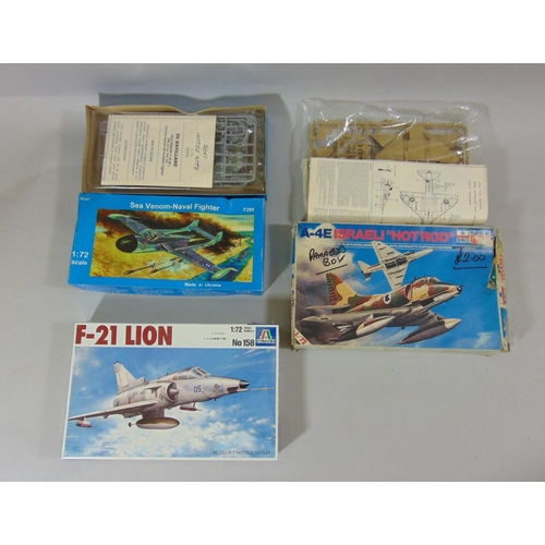 683 - 19 vintage model aircraft kits of assorted jet planes including models by Airfix, Revell, ESCI, Matc... 