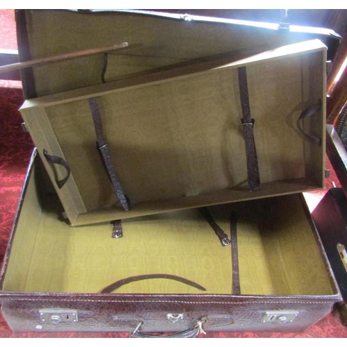 523 - Good large vintage hide travelling trunk, the hinged lid enclosing a trayed tier and fitted interior... 