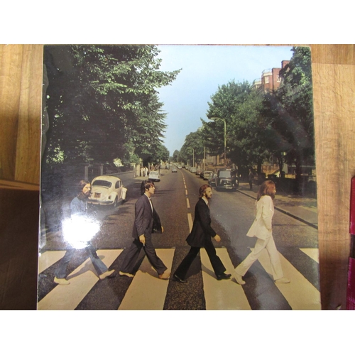 958 - A quantity of albums, to include The Beatles 'Abbey Road' and Cream's 'Disraeli Gears' (7)