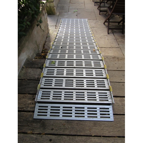 86 - A high specification rolling ramp of 18 sections, 76cm wide, 300cm long