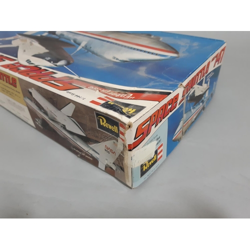 62 - 6 model aircraft kits of 1:44scale transport planes and spacecraft, all unstarted and with sealed co... 