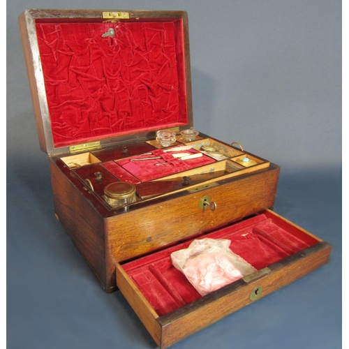 582 - Good quality 19th century rose wood casket with fitted interior with various bottles and compartment... 