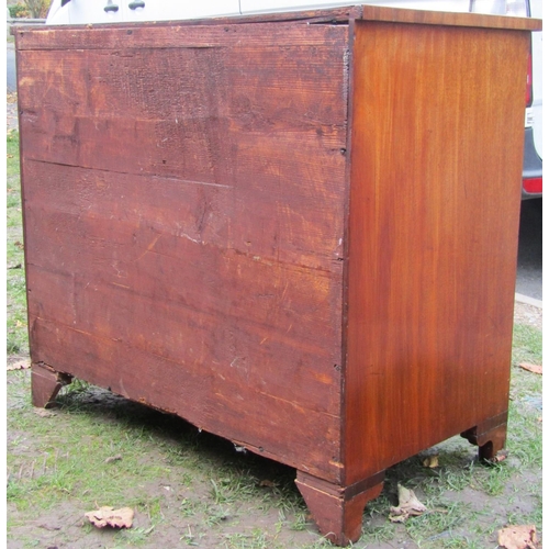 2728 - A small Georgian mahogany chest of four long graduated drawers on bracket supports, 89 cm wide