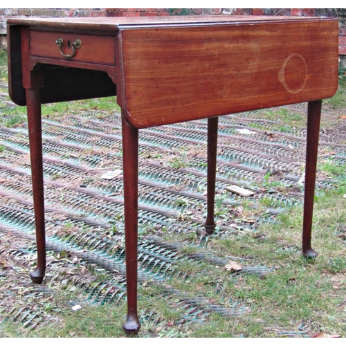 2749 - A Georgian mahogany pad foot Pembroke table with single frieze drawer, 68 cm in length