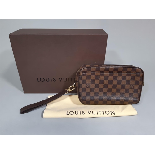 1550 - Louis Vuitton pouch bag 'St Paul' in Damier canvas with a single wrist strap. Includes soft bag, doc... 