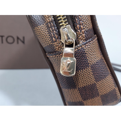 1550 - Louis Vuitton pouch bag 'St Paul' in Damier canvas with a single wrist strap. Includes soft bag, doc... 