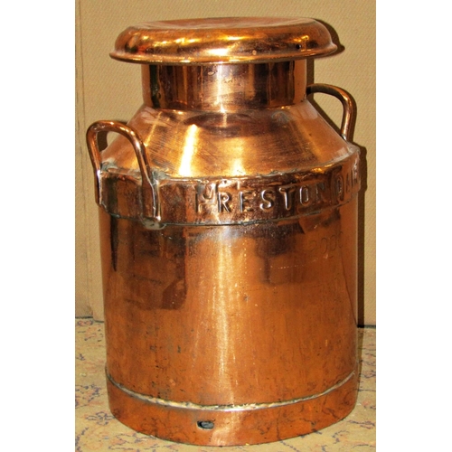 2179 - A vintage copper milk churn with loop handles and lettering Preston Dairies Ltd, number 2000, 50 cm ... 