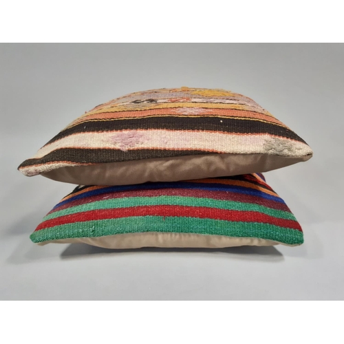 1546 - 2 good quality cushions with zipped covers, cut from colourful woven kelim type cloth, in very good ... 